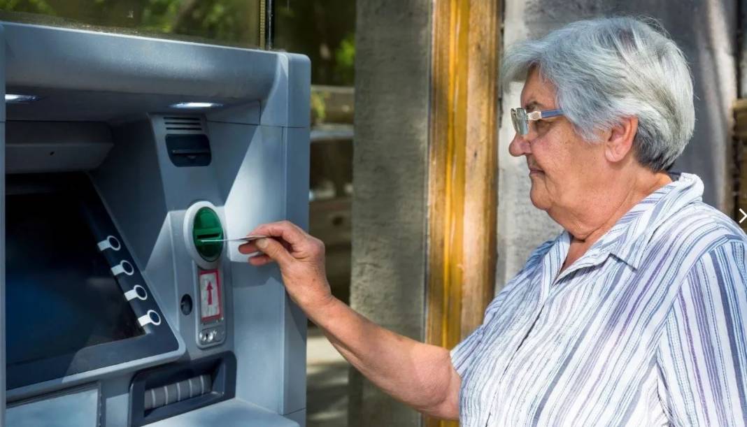 Emeklinin kök maaşına yeni ayar! SSK ve Bağ-Kurlu’nun ek zam tablosu belli oldu 15